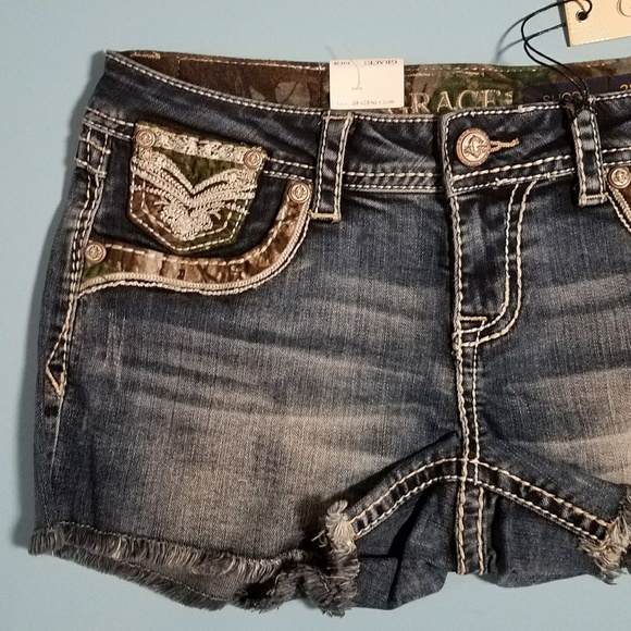 NWT Grace in La Jean Camo Shorts - Picture 3 of 6